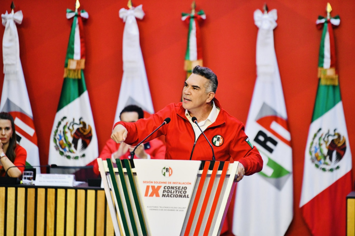 Alejandro Moreno denuncia a tres consejeros del INE ante EU