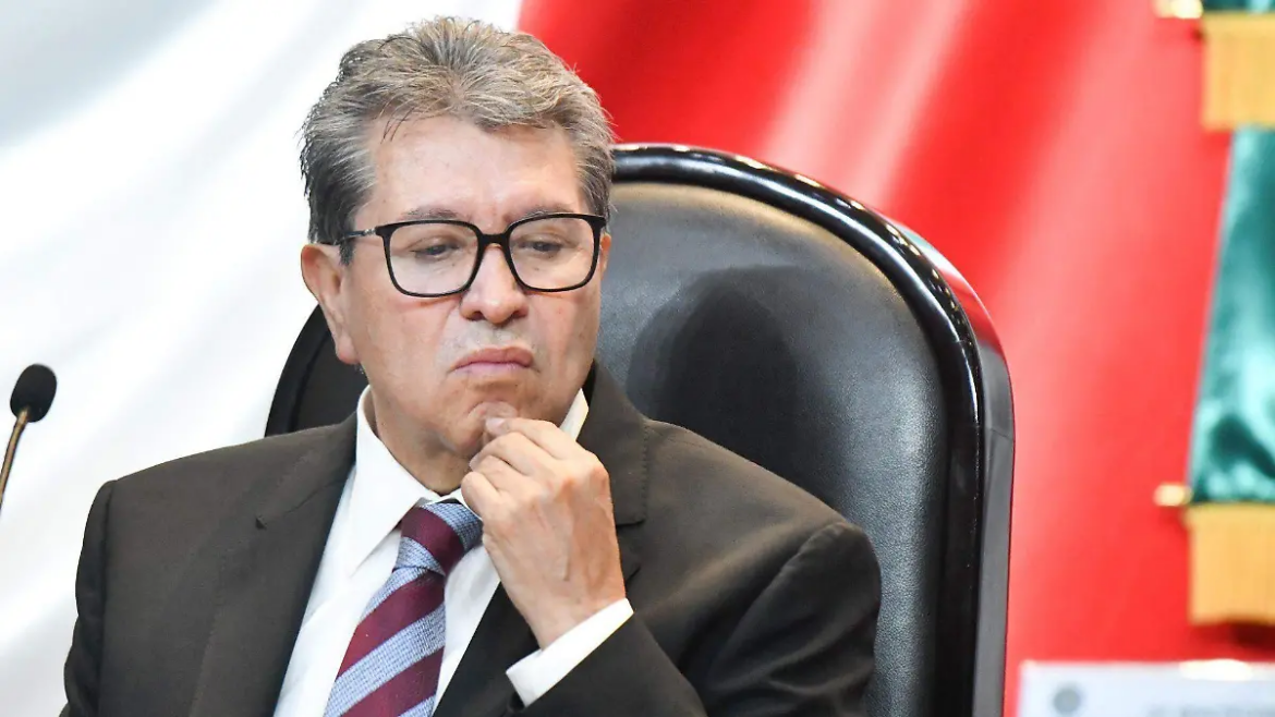 Monreal abre la puerta a buscar la reelección como diputado