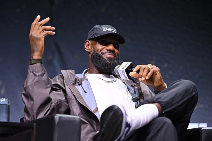 LeBron James acepta la clase de golf que le ofreció Rory McIlroy