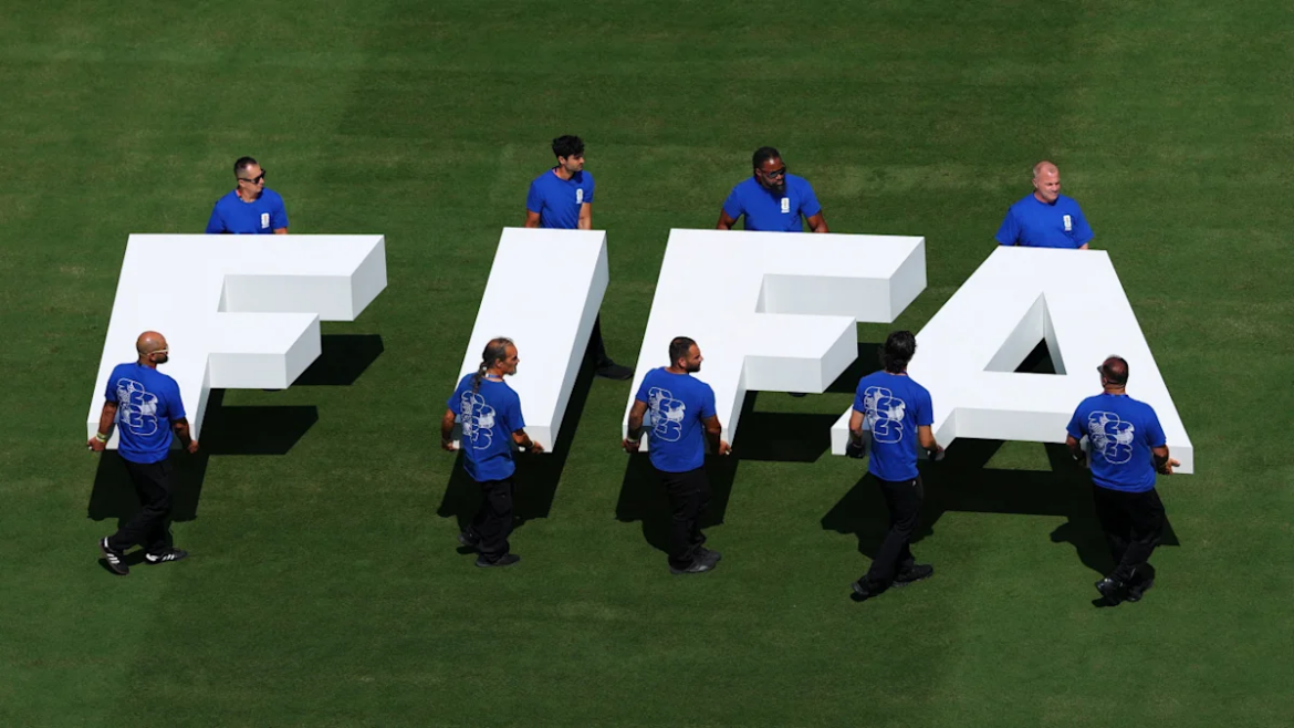 FIFA pierde a su director de operaciones tras choque con Infantino