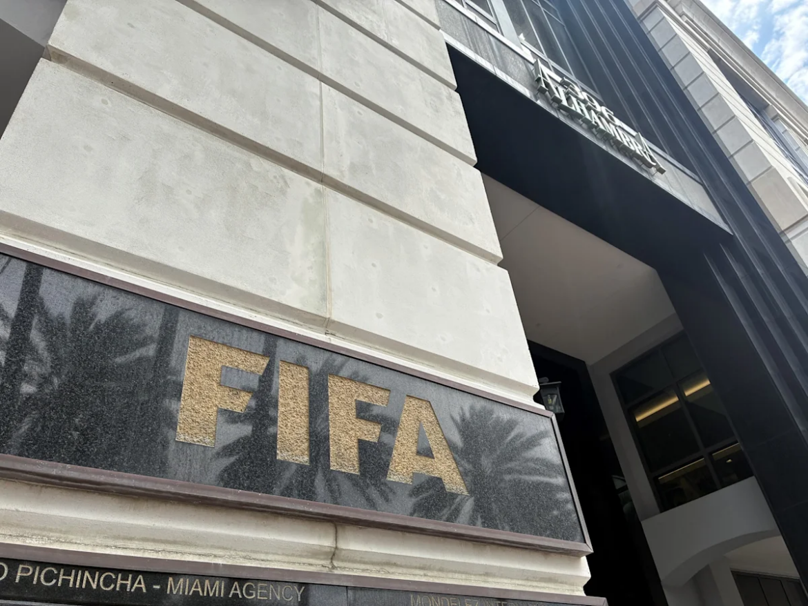 FIFA cesa a directivo que se opuso al plan de Infantino