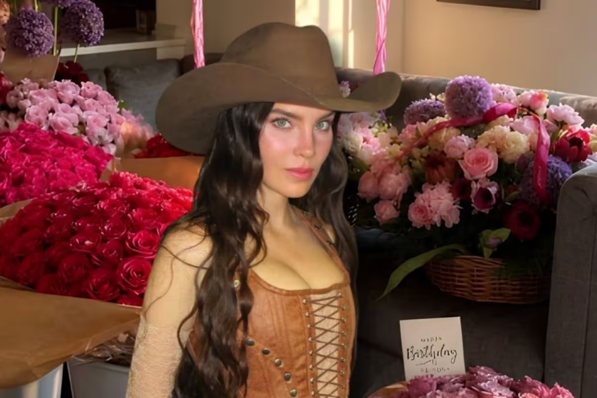 Belinda celebra sus 37 años en Nueva York junto a su familia