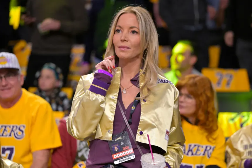 Jeanie Buss Impugna Venta De Los Lakers