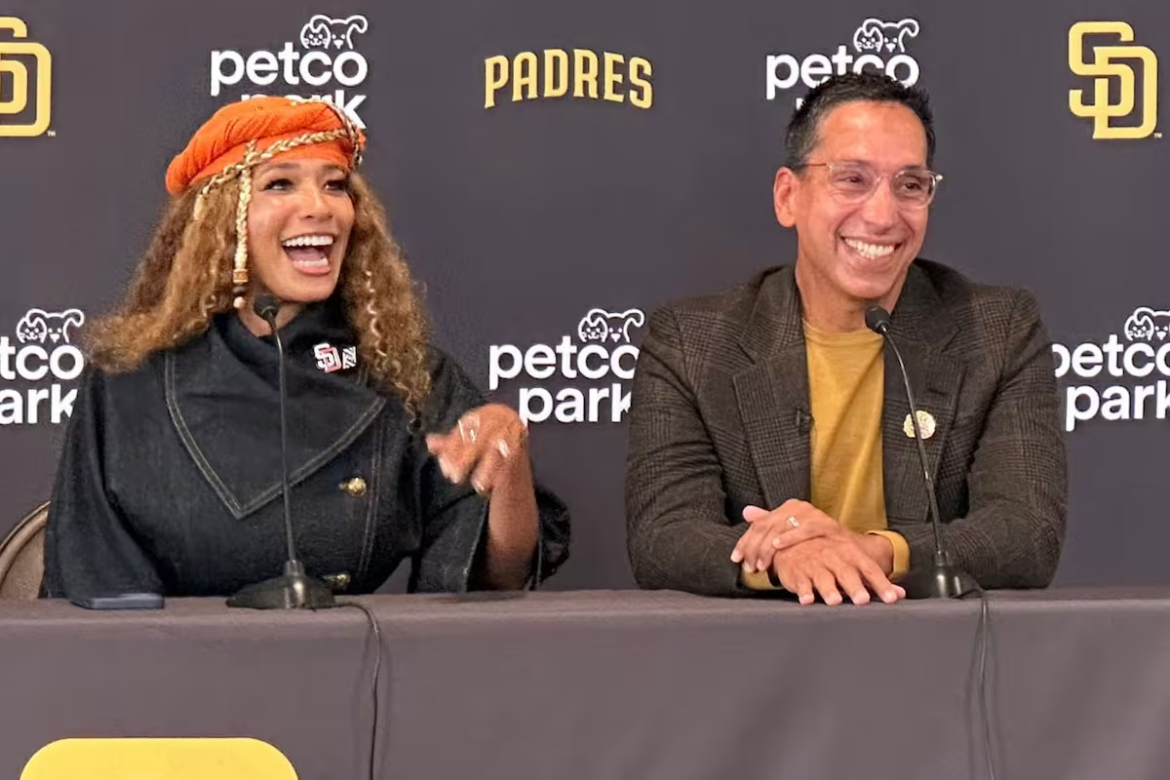 Nuevos dueños de los Padres viven su primer día