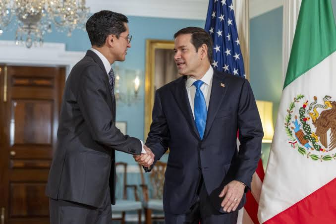 Marco Rubio recibe a Roberto Velasco en Washington