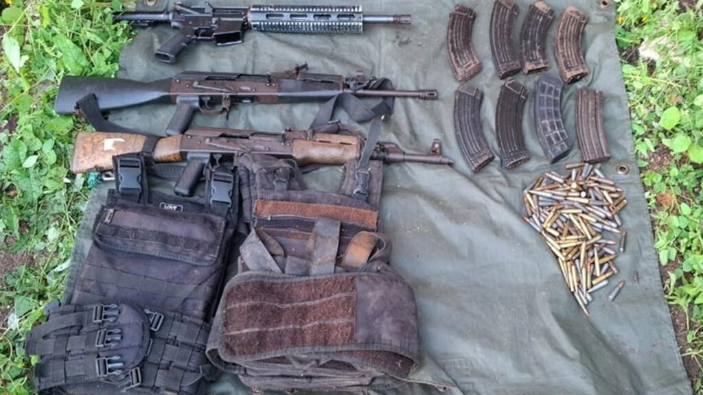 Detienen a 12 personas y aseguran armas en Sinaloa