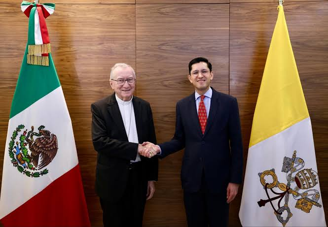 Roberto Velasco y el Vaticano fortalecen agenda bilateral
