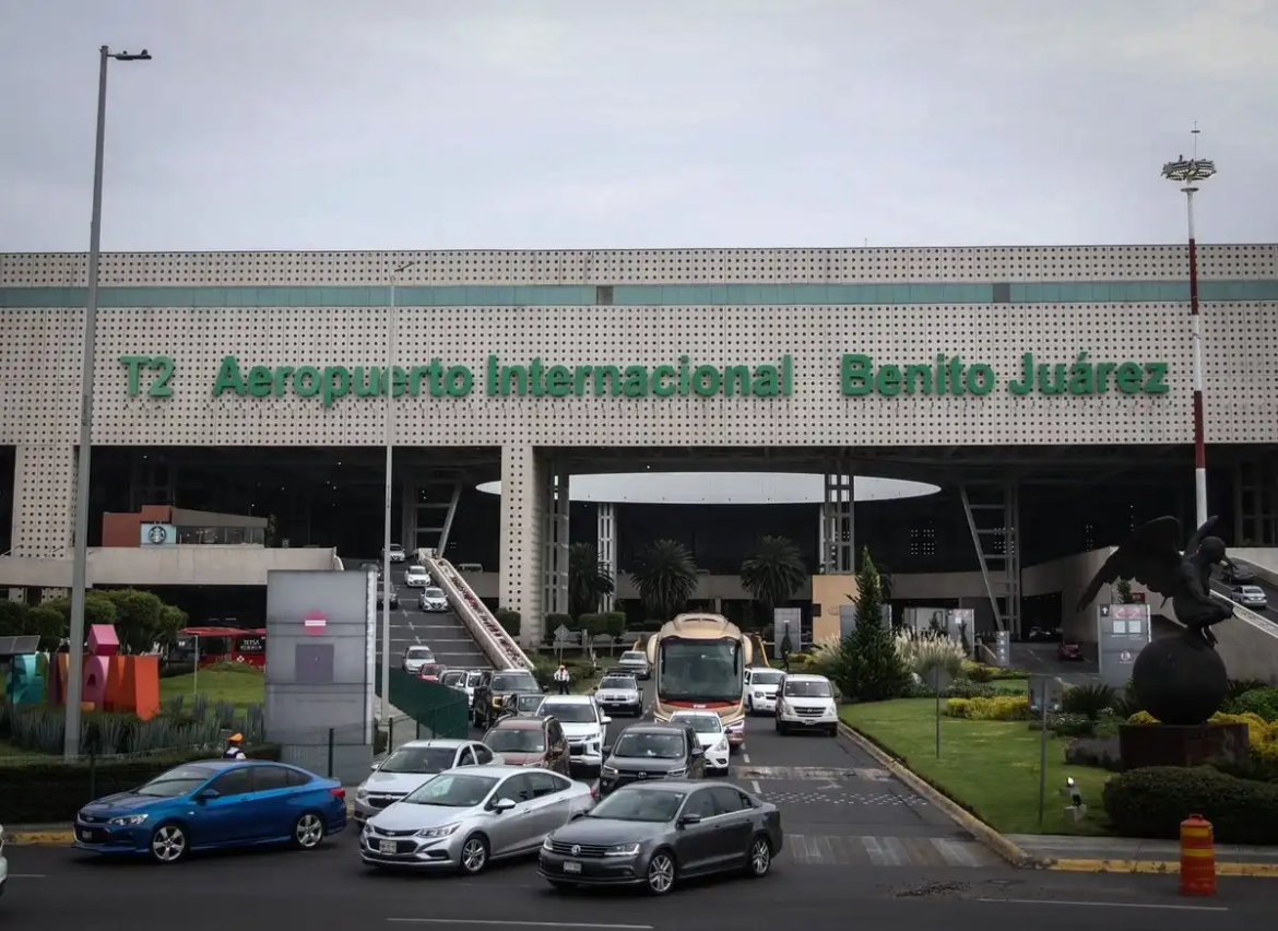 Red de huachicol fiscal alcanzó la aduana del AICM