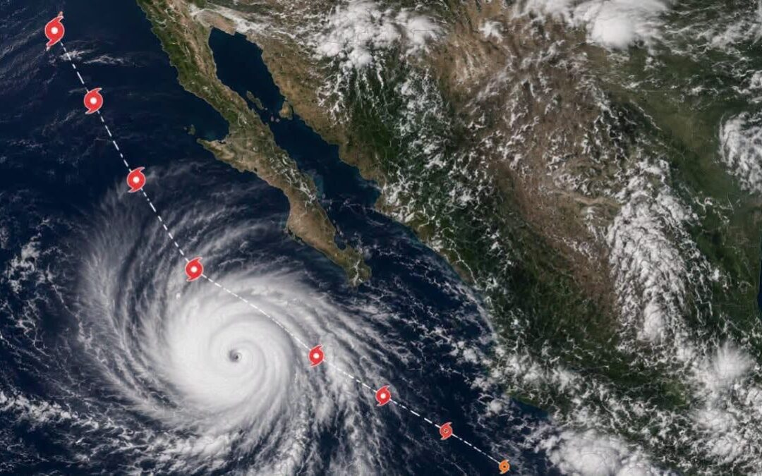 Karina se intensifica a huracán categoría 3 en el Pacífico