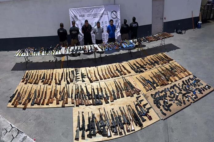 Interceptan arsenal de 210 armas procedente de Texas