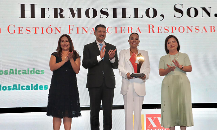 Reconocen administración de Toño Astiazarán; La revista Alcaldes de México