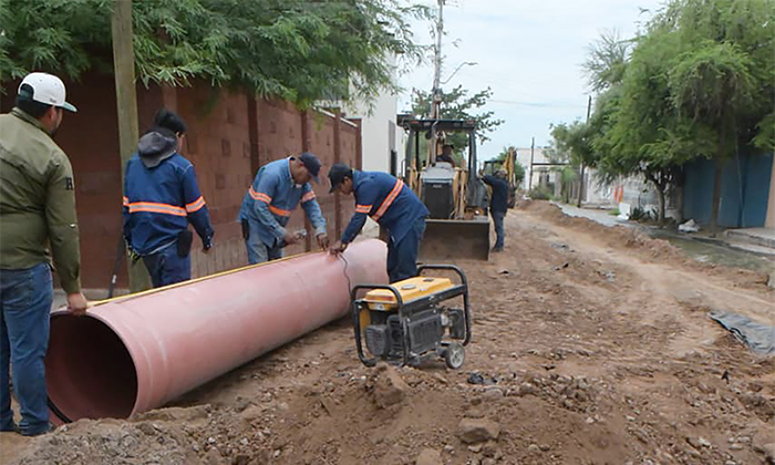 Avanza rehabilitación de colector sanitario