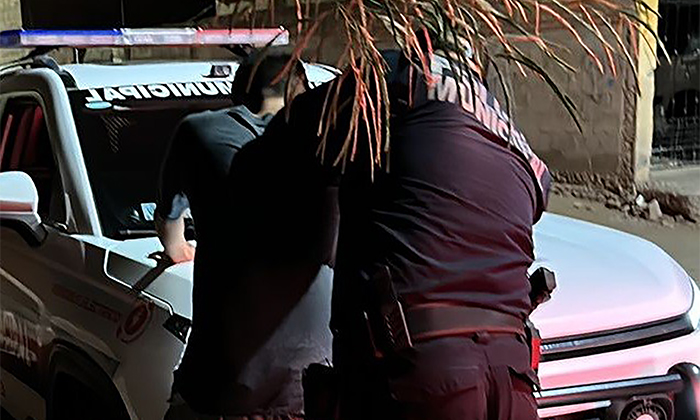 Muerde sujeto a su pareja y lo detienen en la colonia Ladrilleras