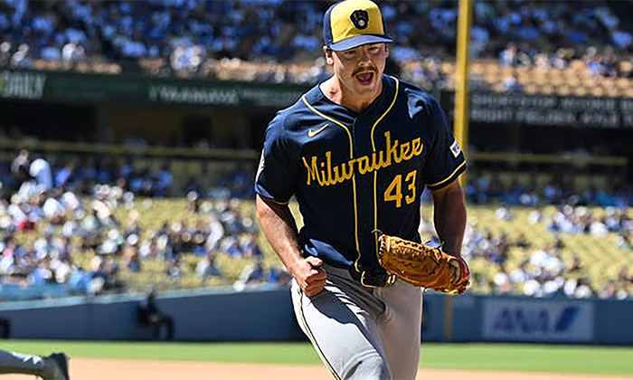 Cerveceros se quedan con la serie ante Dodgers tras imponerse por 6-2