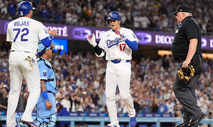 A base de jonrones Dodgers domina a Reales