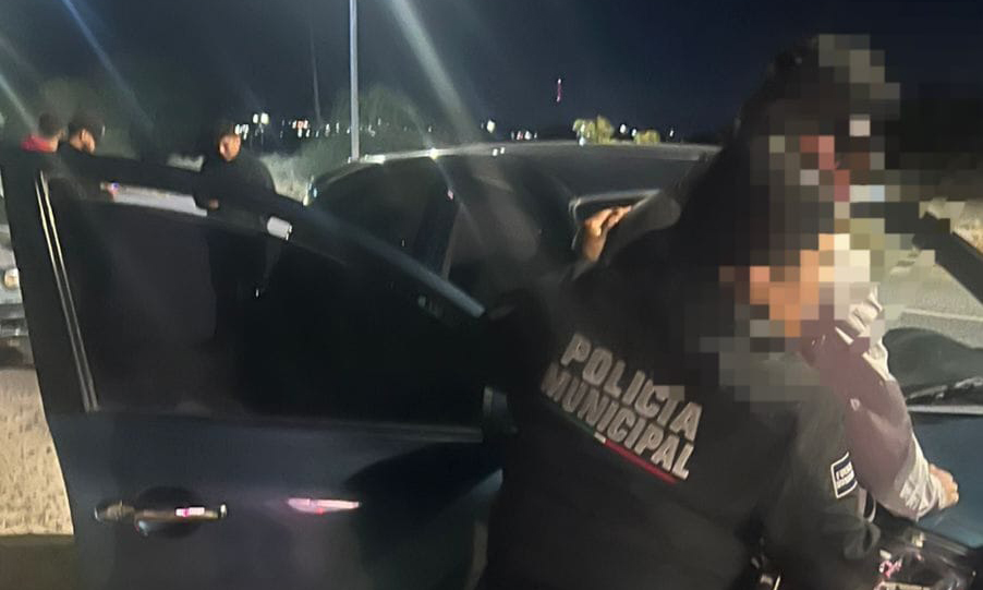 Aprehenden a sujeto por amagar a hermana en la comisaría Miguel Alemán