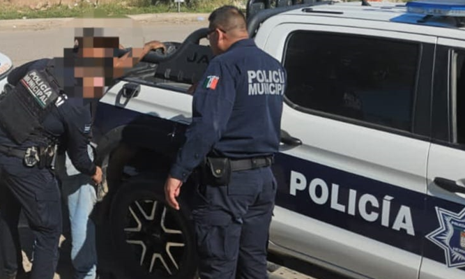 Arrestan a sujeto por abusos deshonestos a bordo de autobús rumbo a Bahía de Kino