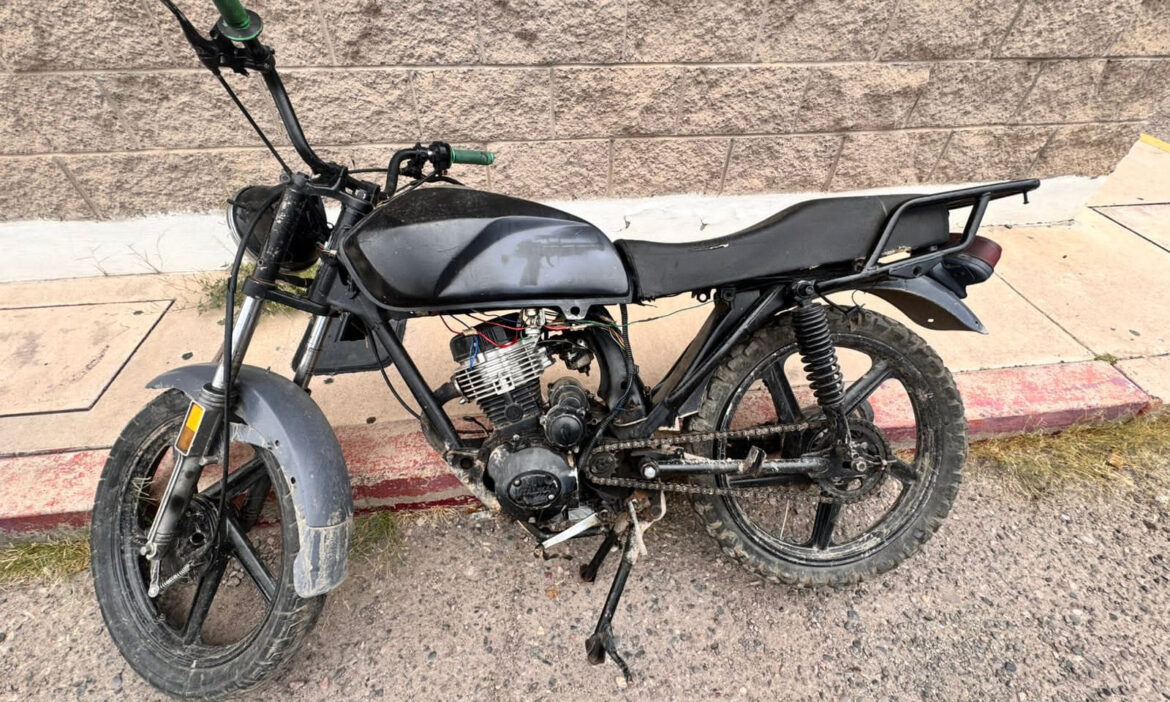Localizan abandonada una motocicleta robada en la colonia Floresta