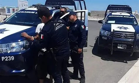 Agentes municipales aprehenden a tres presuntos “tiradores”