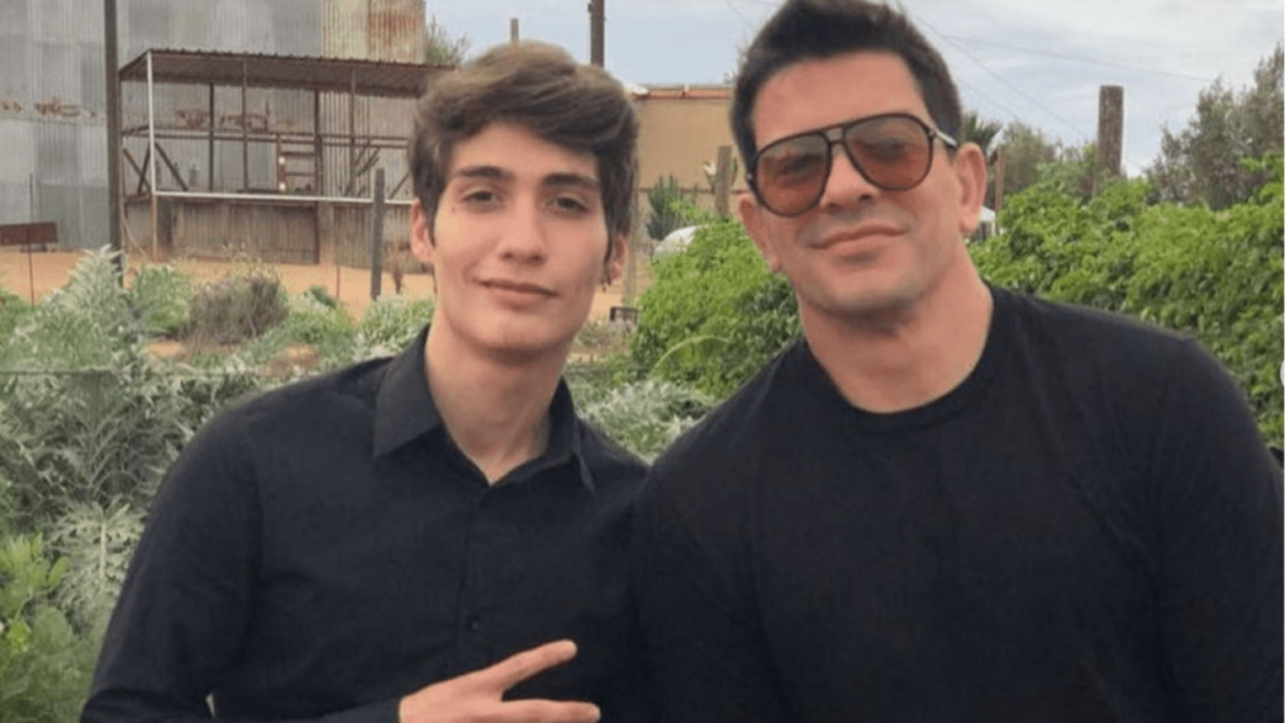 Yahir rompe en llanto al hablar de los problemas de su hijo Tristán