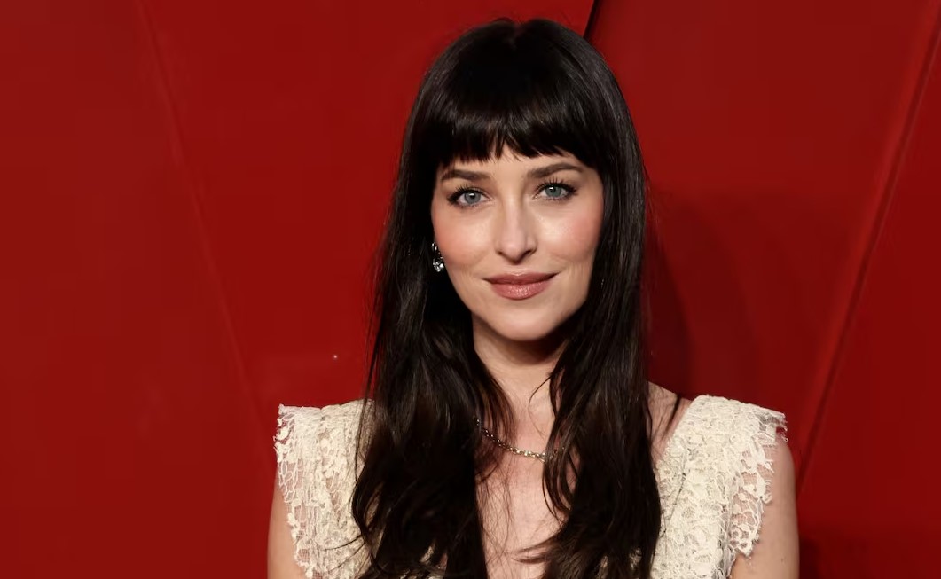 Dakota Johnson deslumbra en premiere