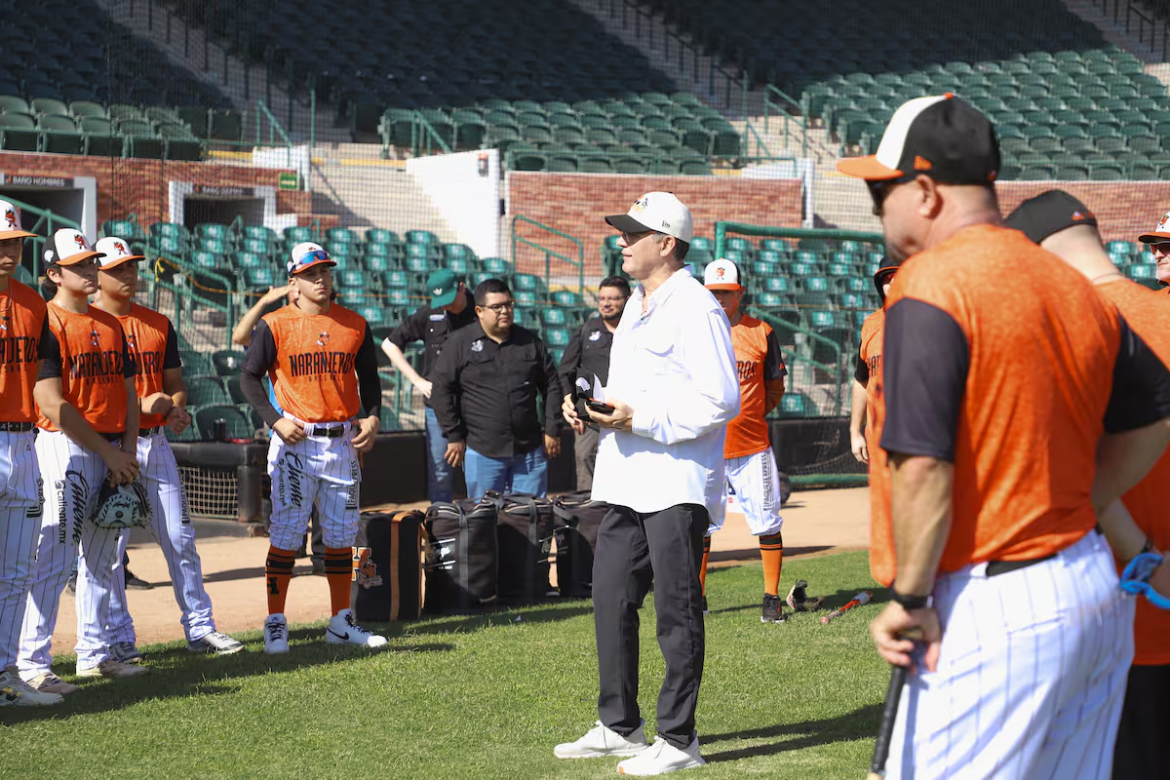 Naranjeros de Hermosillo arrancan pretemporada en el Estadio Fernando Valenzuela