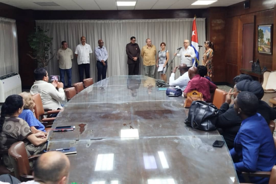 Cuba recibe cargamento de ayuda humanitaria con donativos de México y Caricom