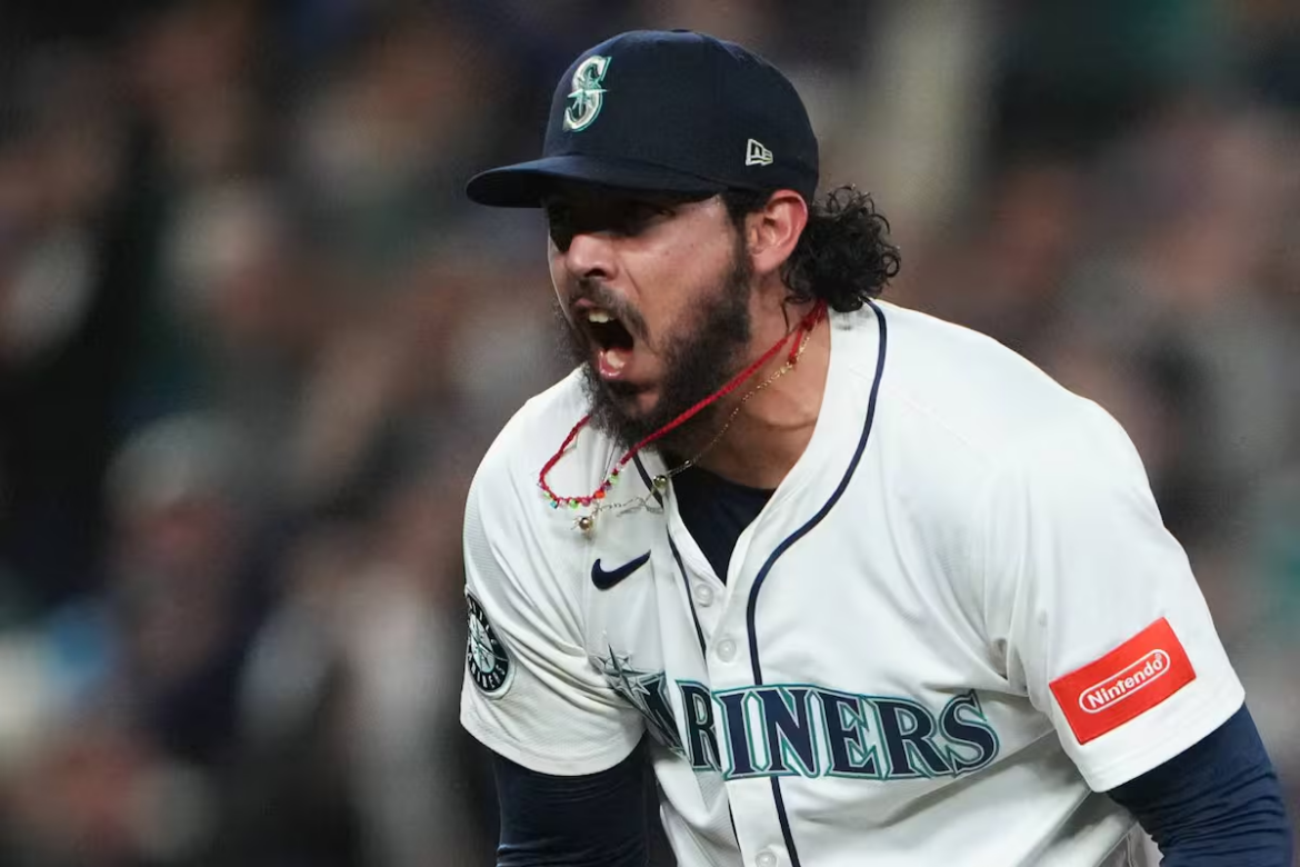 Andrés Muñoz consigue su salvamento 28 con un pickoff decisivo ante Rockies de Colorado