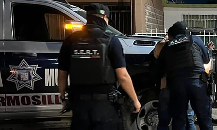Amenaza de muerte a su primo y lo arrestan en la comisaría Miguel Alemán
