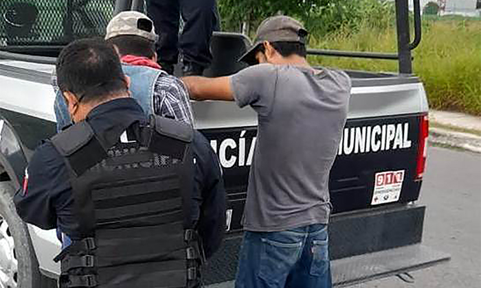 Detienen a par de hampones por allanamiento en la colonia El Apache