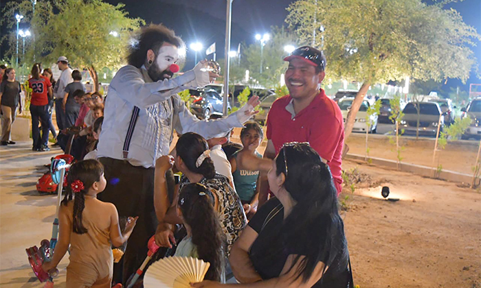 Disfrutan familias el Cárcamo H Cerro Colorado con el programa Parque Al Arte