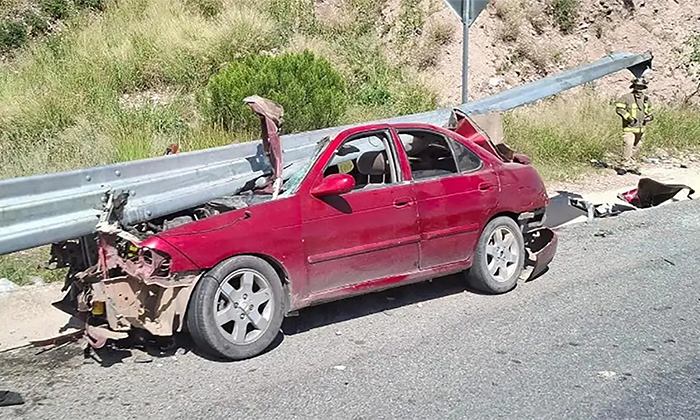Sobrevive familia a aparatoso choque en Nogales
