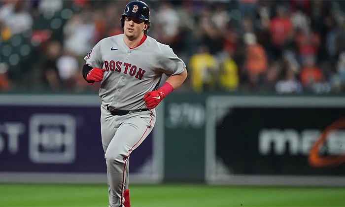 Jonronazos de Rutschman dan triunfo a Boston