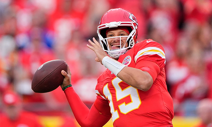 Kansas City se impone por 33-30 a Indianápolis con gran labor de Mahomes