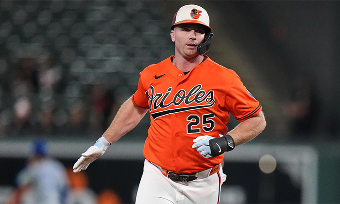 Orioles logra apretada victoria ante Azulejos con gran labor de Pete Alonso