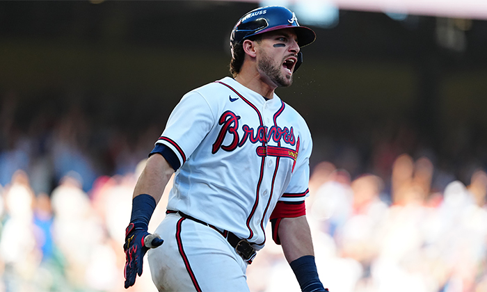 Bravos viene de atrás y se impone a Filis en el primer juego de la serie de comodines
