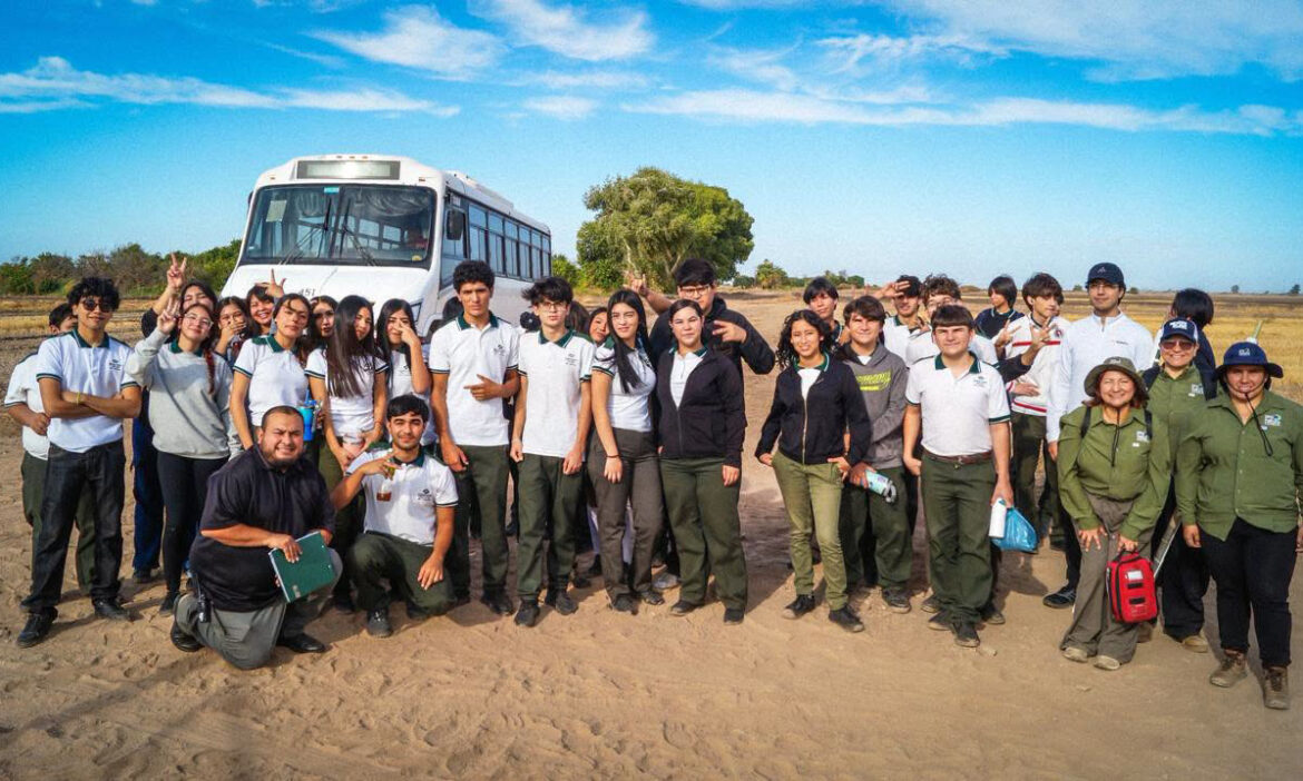 Estudiantes del Conalep-SLRC realizan reforestación del Delta del Río Colorado