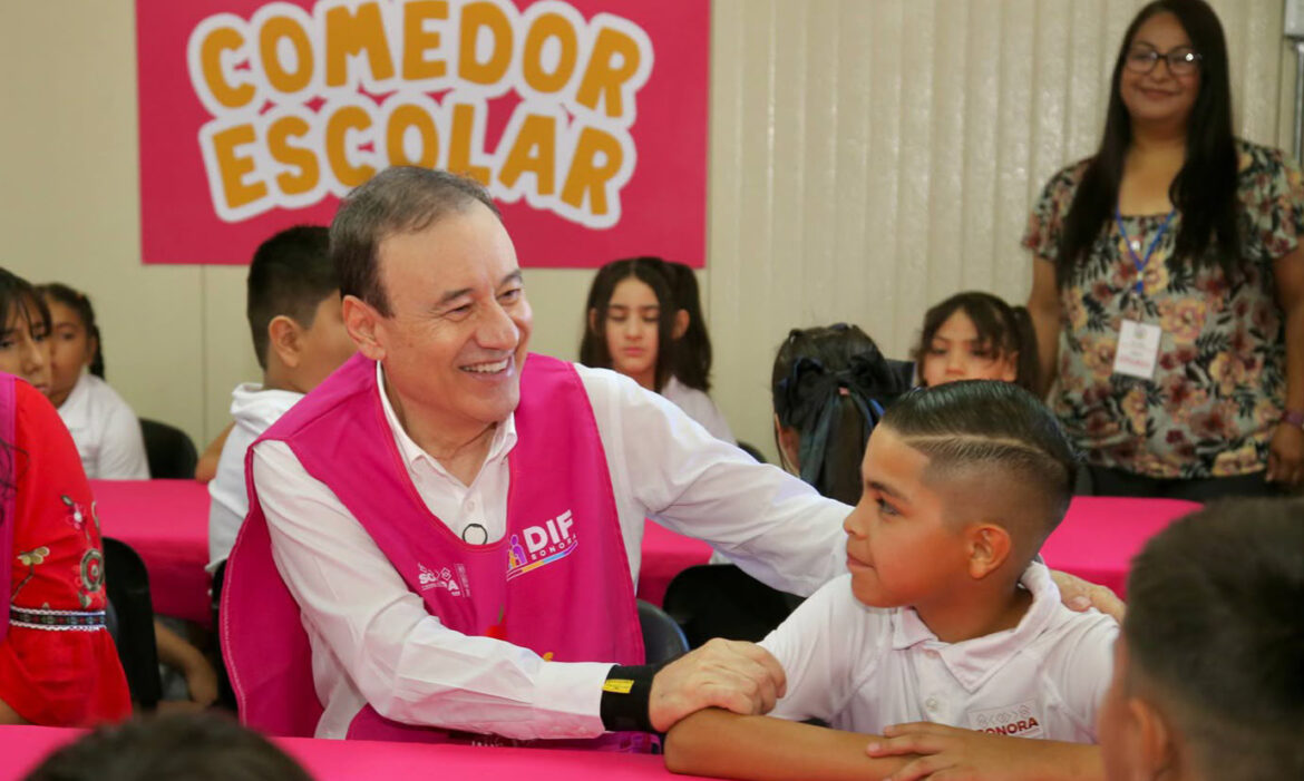 Garantiza gobernador alimentación escolar a estudiantes entregando más de 12.8 millones de raciones este año