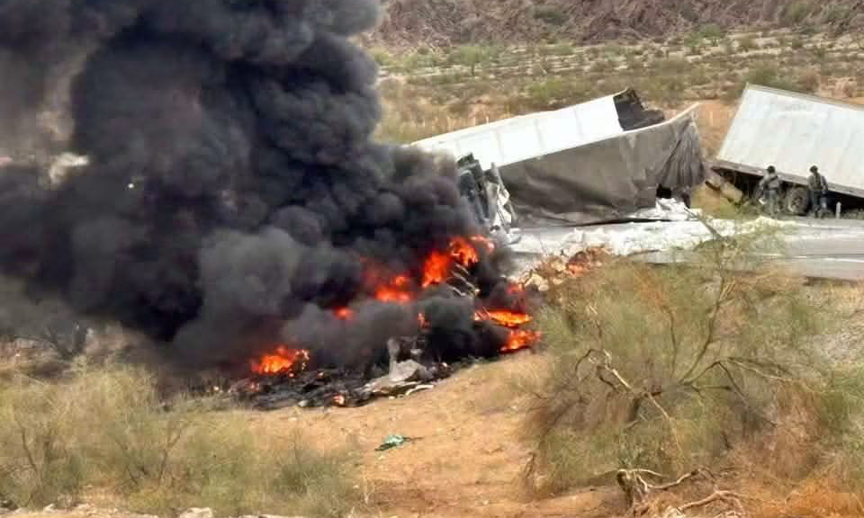 Choque de tres tráileres deja tres heridos en carretera Sonoyta-San Luis Río Colorado