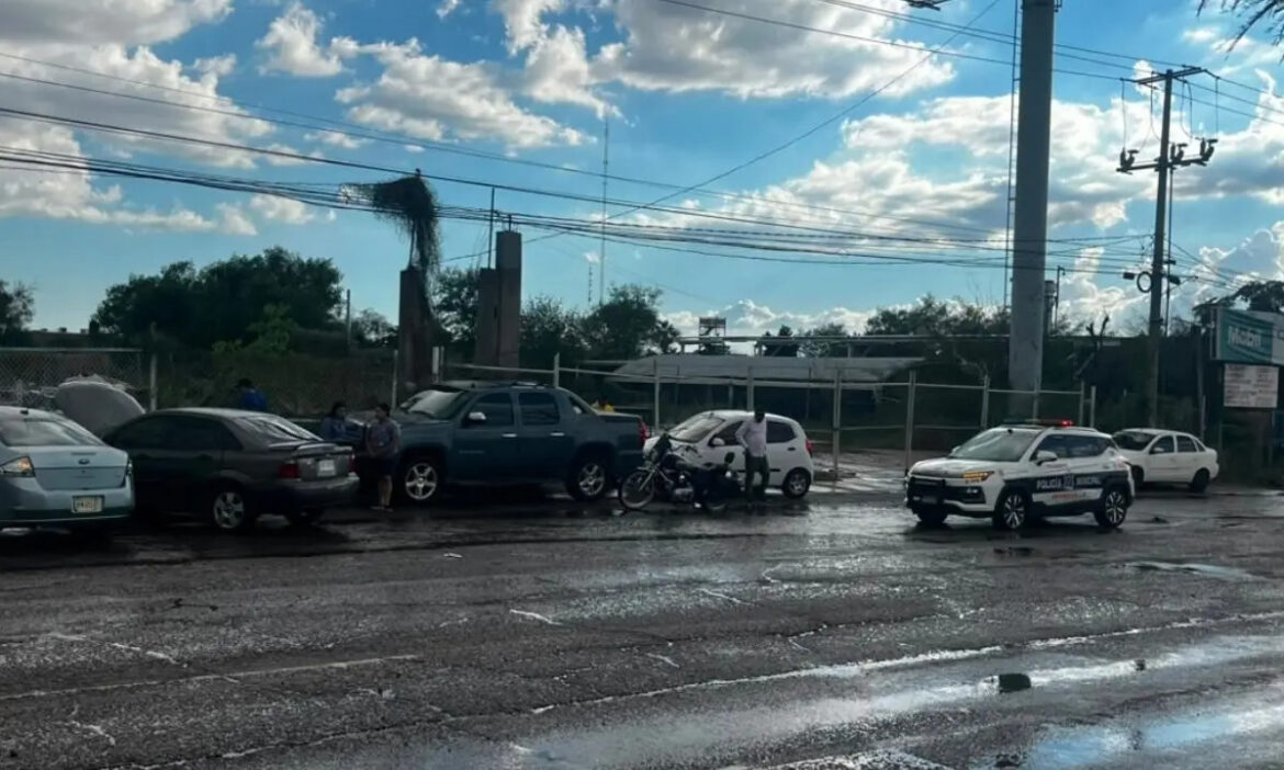 Se registra choque carambola al norte de Hermosillo