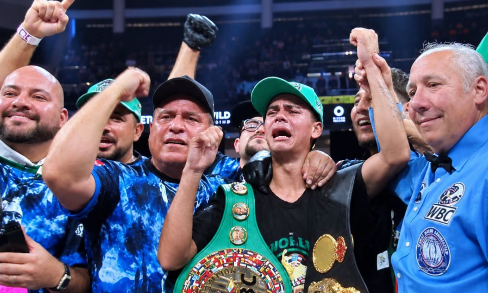 Gana hermosillense campeonato mundial Mosca; se queda con los títulos del Consejo Mundial y de la Asociación Mundial de Boxeo