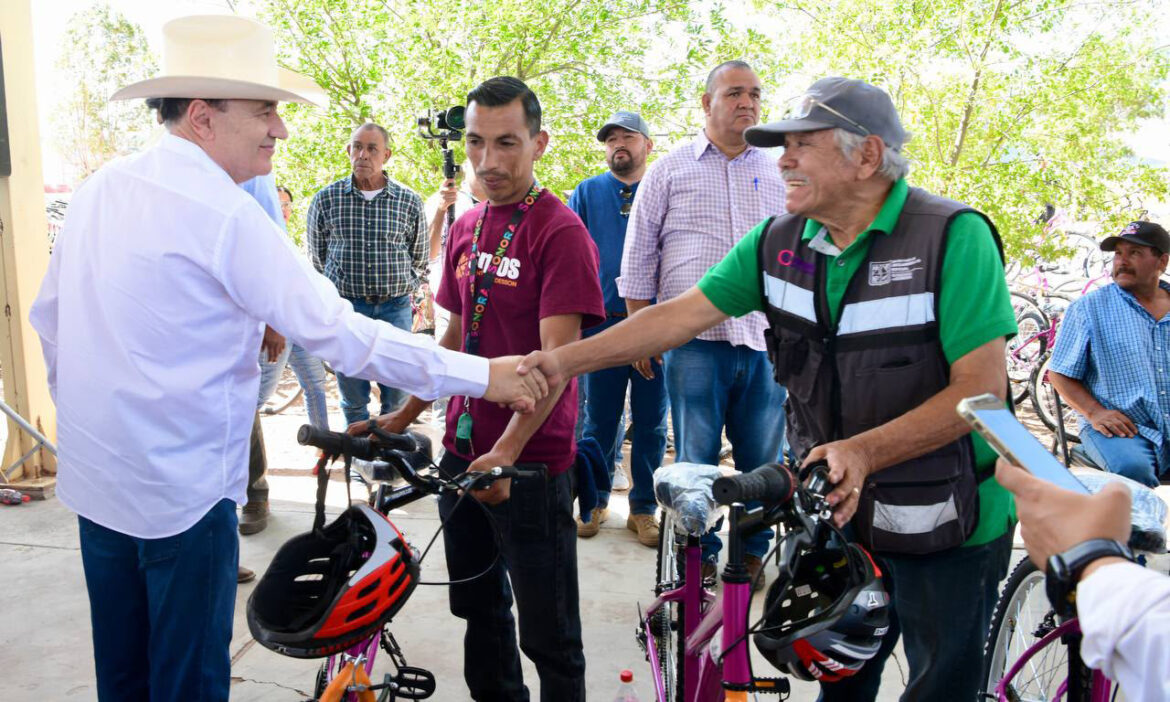 Entrega gobernador bicicletas para agilizar la movilidad de familias vulnerables de 24 municipios