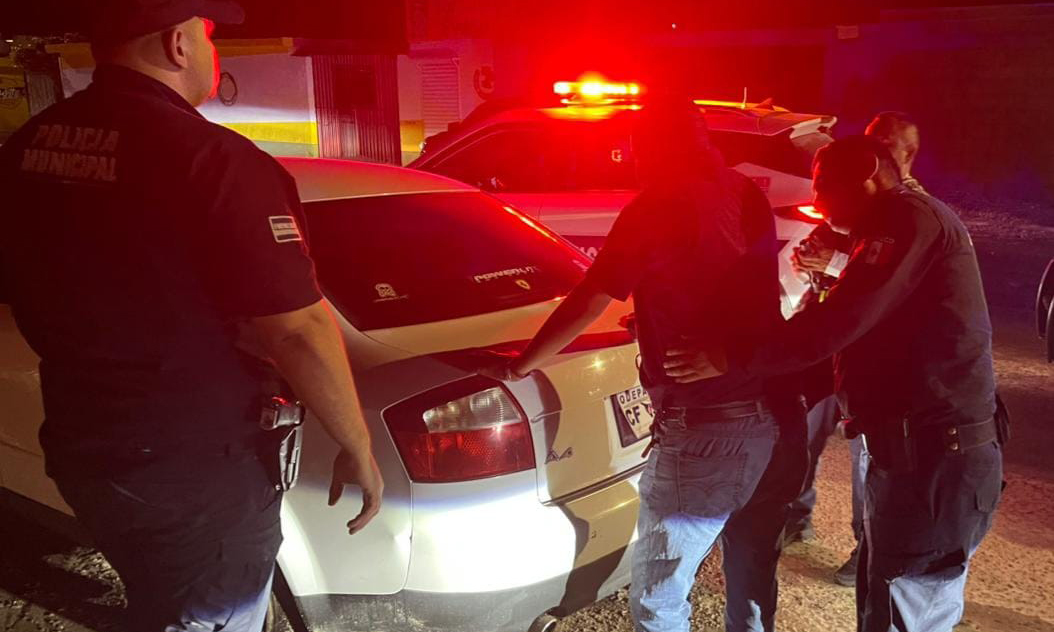 Someten a agresor de mujer y de policías en la colonia Cañada de Los Negros