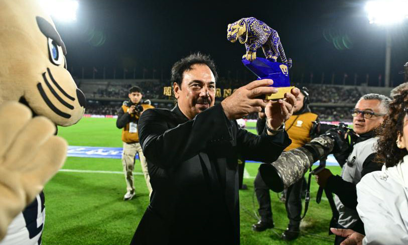 Pumas y Tigres empatan cartones a un gol