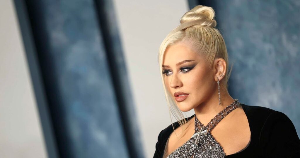 Christina Aguilera protagoniza campaña navideña de Charlotte Tilbury