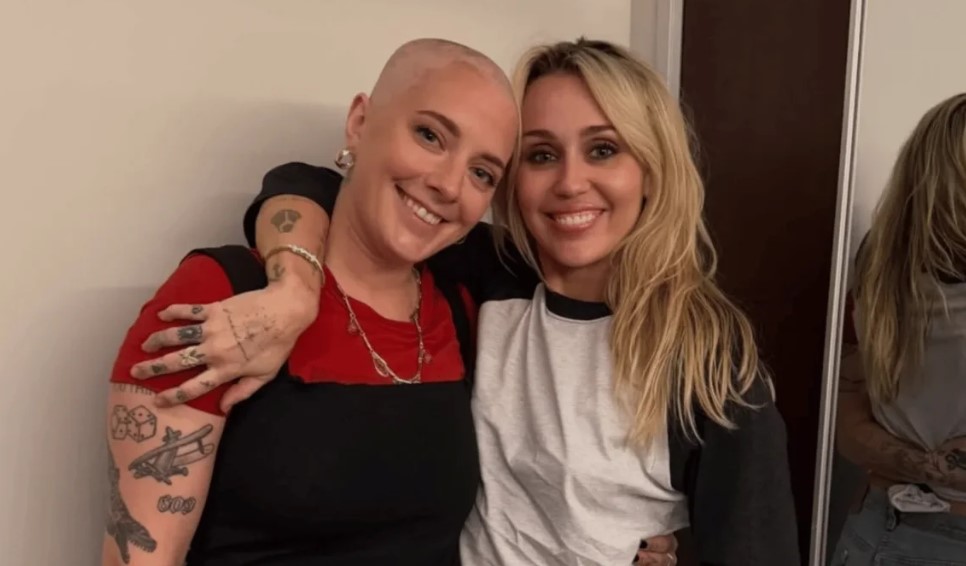 Miley Cyrus cumple el sueño de una fan con cáncer