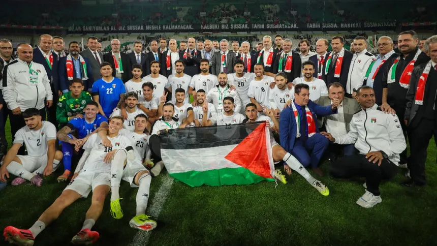 Hinchas del club turco Konyaspor se solidarizan con Palestina