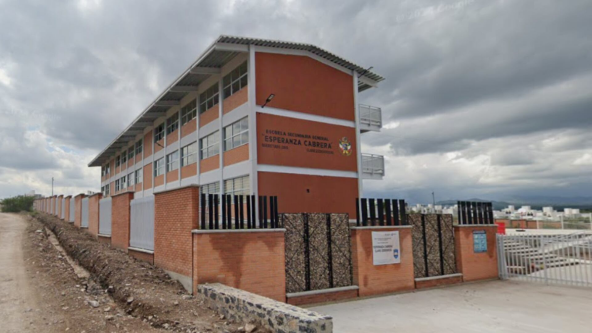 Adolescente ataca con cuchillos en secundaria de Querétaro; hay cuatro heridos