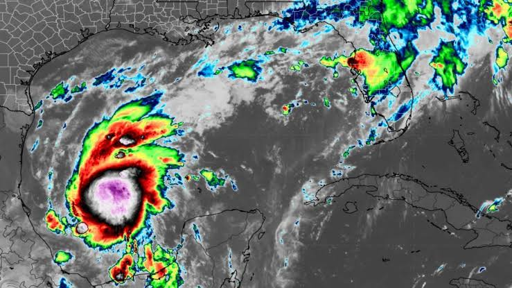 Isaías podría convertirse en huracán este jueves en el Golfo de México