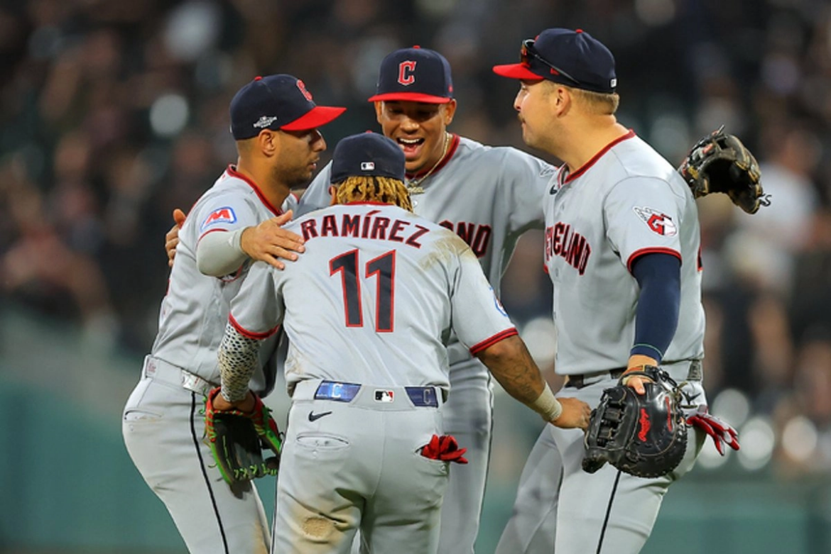 Guardianes de Cleveland reviven en la Serie Divisional tras apalear a Chicago